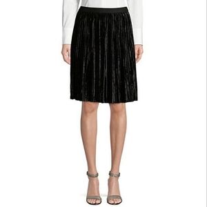 Lord & Taylor Pleated Crushed Velvet Skirt Black Medium Pull On Whimsigoth *